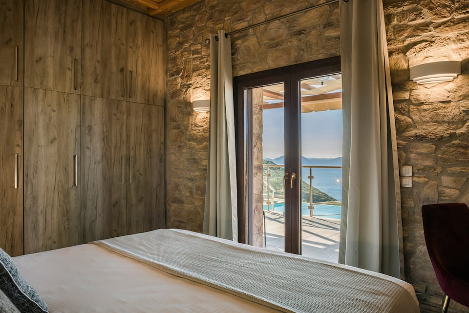Entheos, a stone villa above Fiskardo's bay, Fiskardo, Kefalonia, Greece, photo 8 of 10
