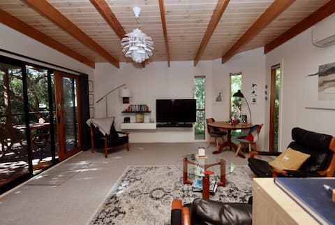Successful Airbnb property: The Flame Tree in Bass Coast Shire
