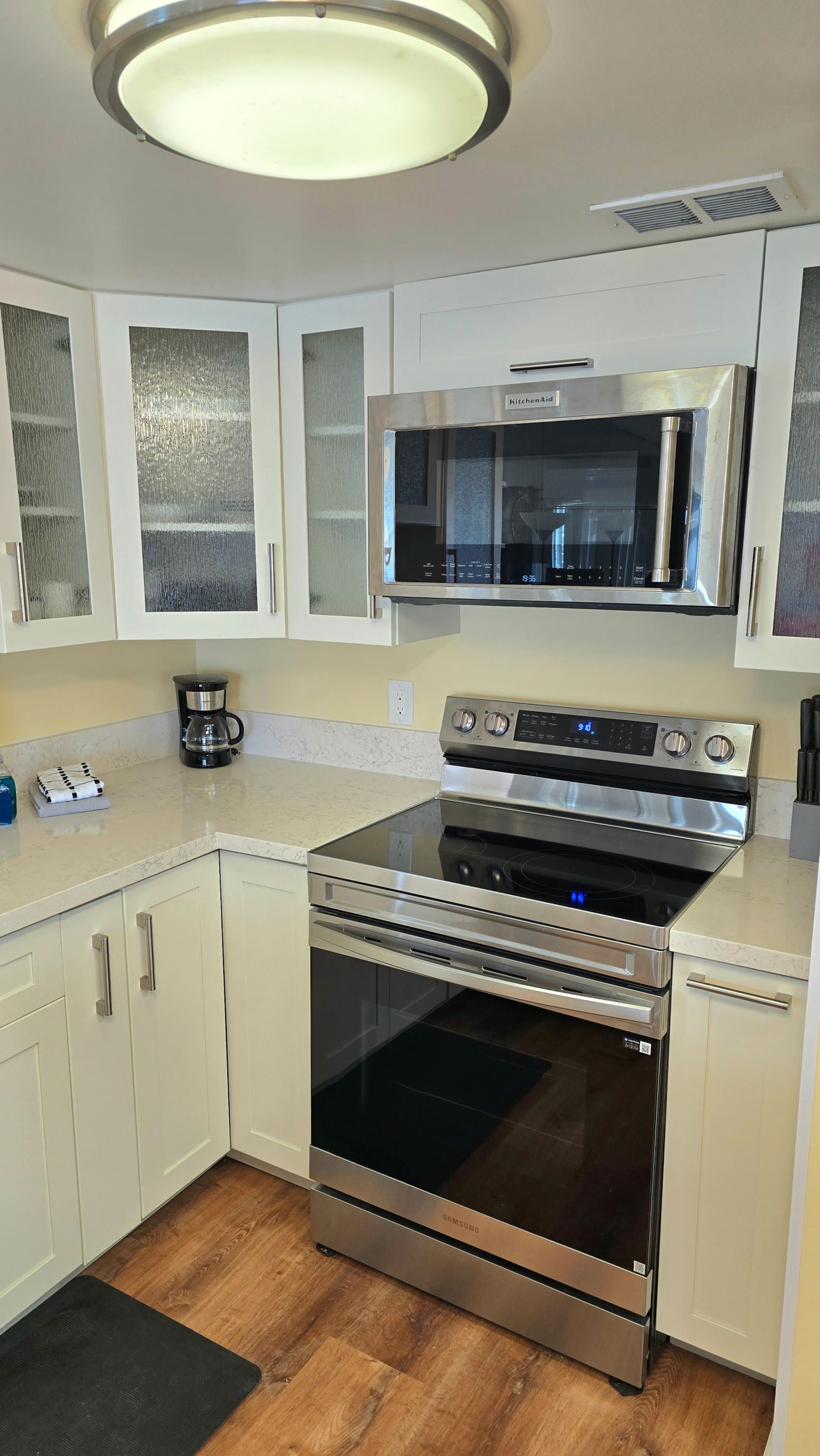 Condo in Honolulu · ★4.84 · 1 bedroom · 1 bed · 1 bath - Image 2