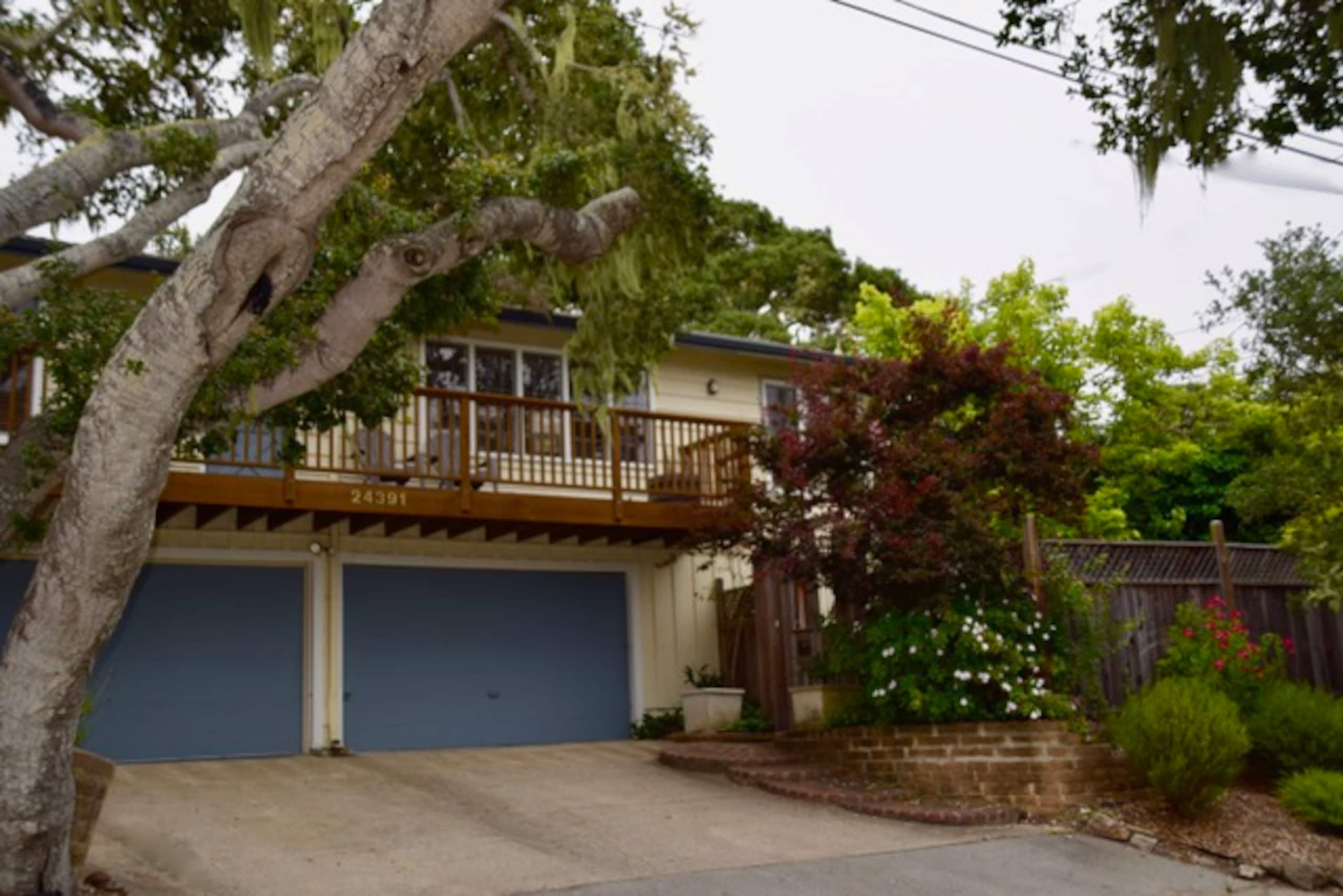 Charming Treehouse-Style Home Near Carmel - Photo 60
