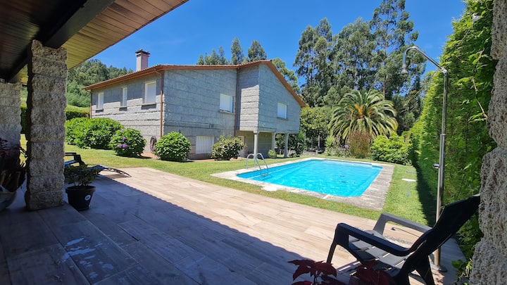 Casa Cotarenga, modern with barbecue and swimming pool
