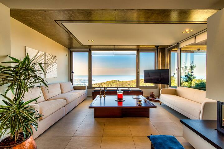 Luxury villa with infinity pool and Jacuzzi 16PAΧ gallery image 5