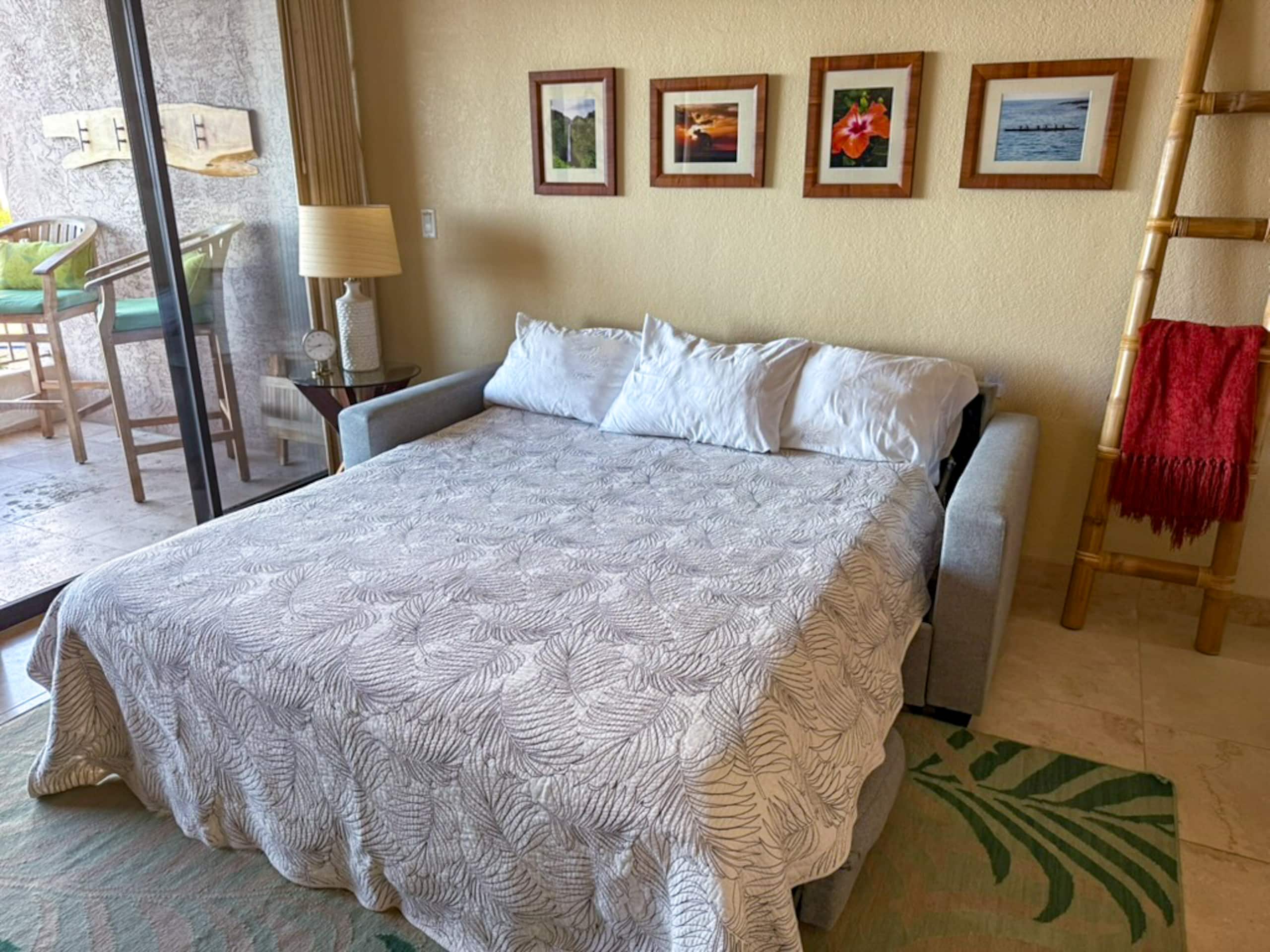 Condo in Kailua-Kona · ★4.97 · 1 bedroom · 2 beds · 1 bath - Image 2