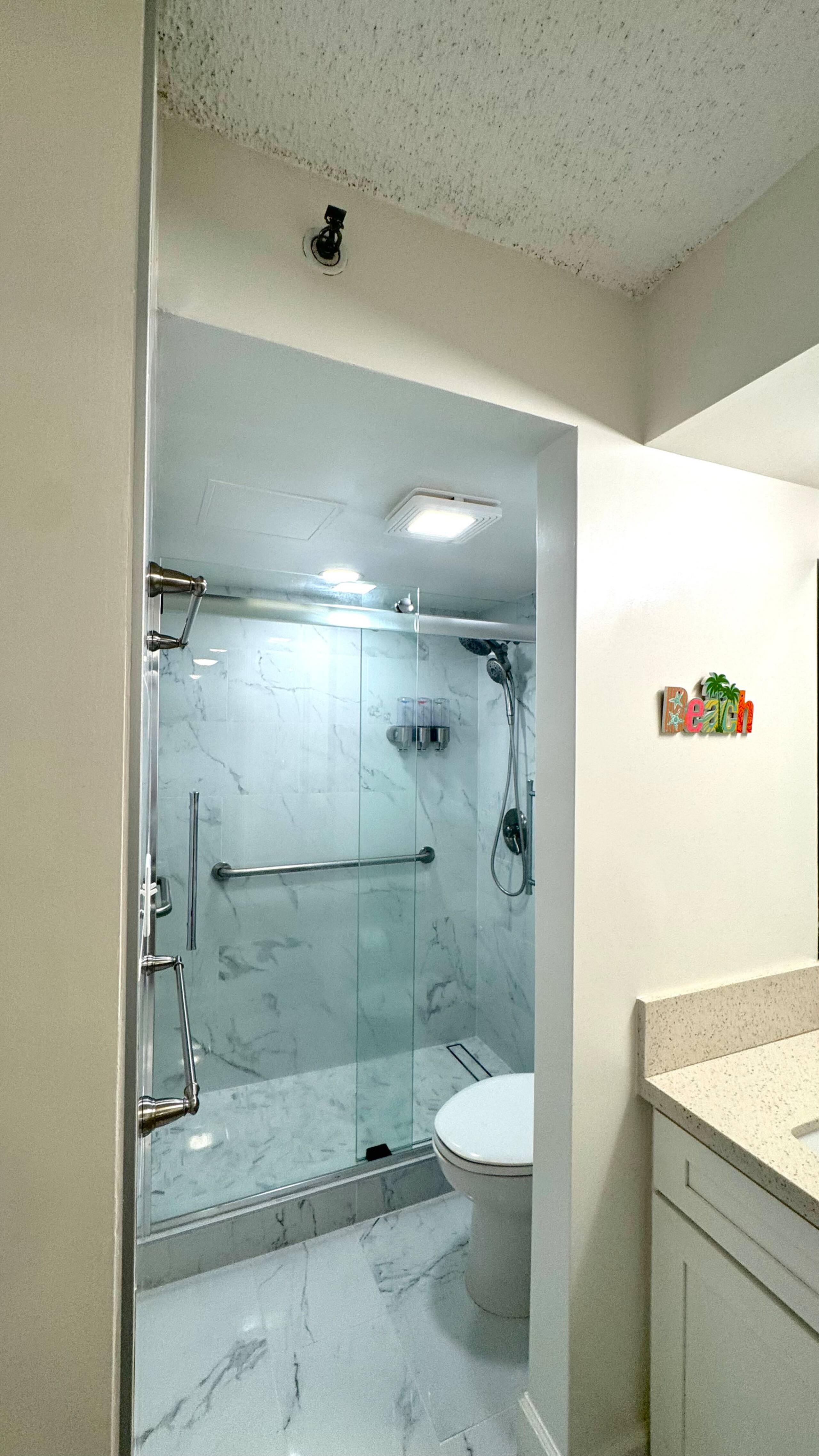 Pool, Jacuzzi, Parking, AC, WiFi, Cozy Beds & View - Image 76