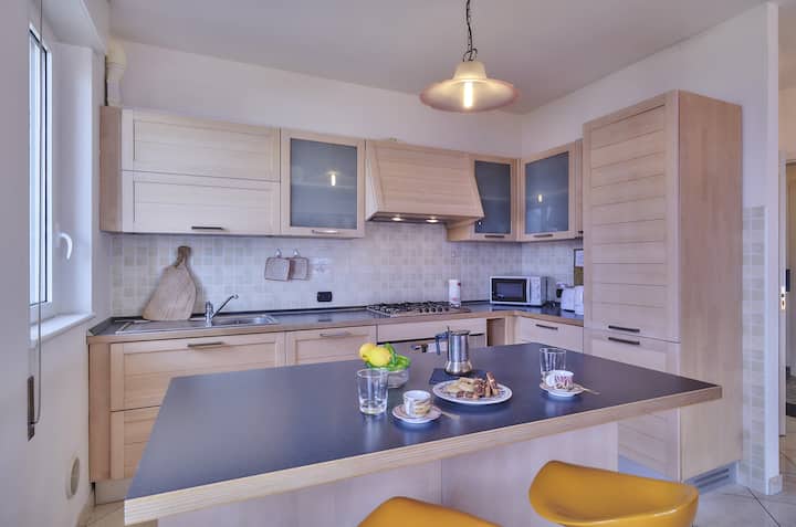 Family Group Stay @Adjoining Apartments - Lierna