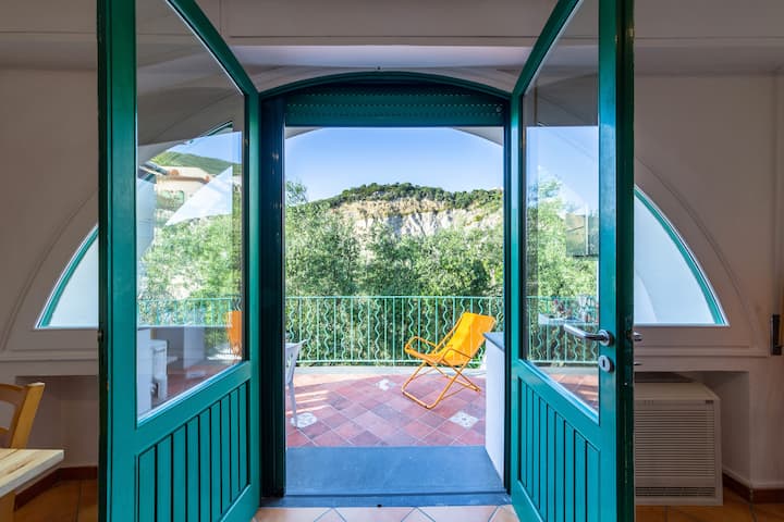 Indulge In The Beauty Of Nature. Perfect Place For You And Your Furry Friends. - Massa Lubrense