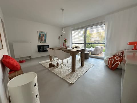 Erfolgreiche Airbnb-Immobilie: Small, colorful villa in Bonn Plittersdorf in Bonn