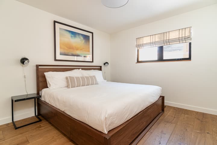 Clean and comfortable king bedroom. 