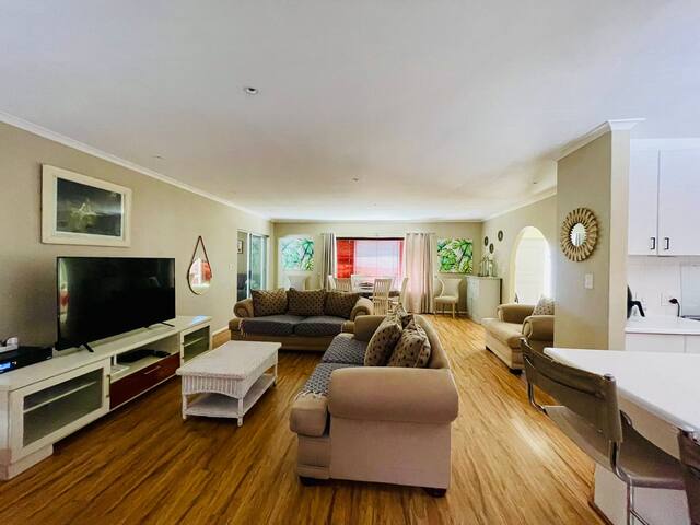 Beach Retreat gallery image 4