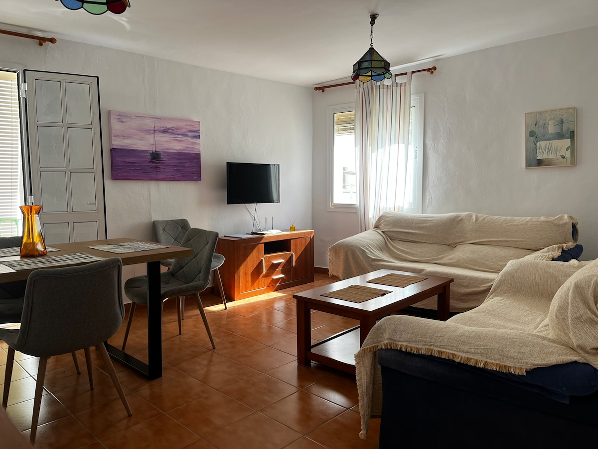 Anuncio de Airbnb popular: BALCONY OF EUROPE STREET CHURCH en Nerja