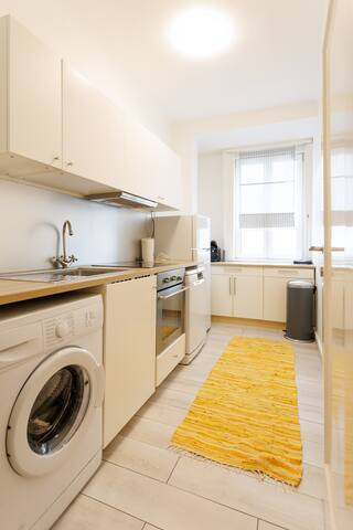 City Center | KLIMTs Balcony Suite gallery image 5