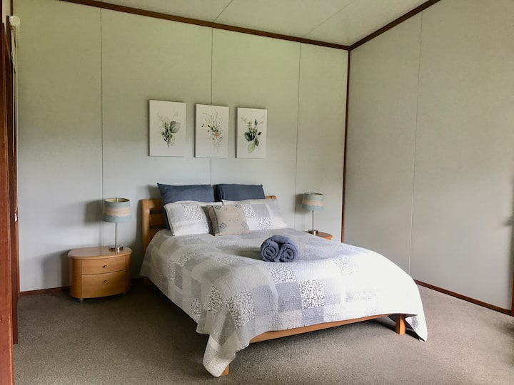 საძინებელი 1