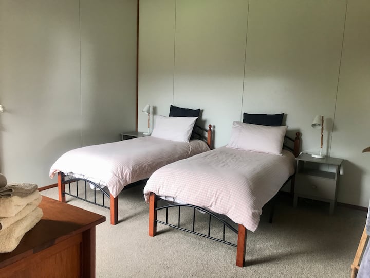 საძინებელი 4