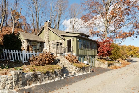 Magical LAKEFRONT Cabin