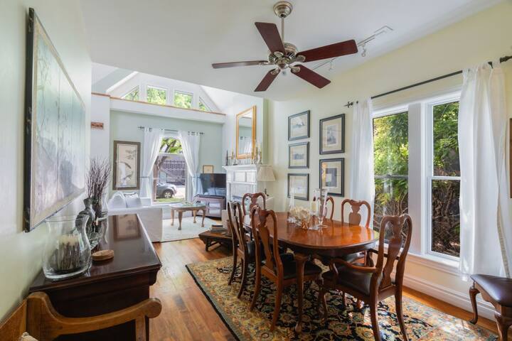 Elegant 1891 Victorian in LoHi gallery image 4