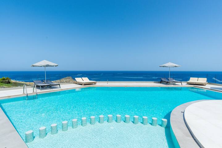 Holiday villa Penelope, on the edge of the sea gallery image 5