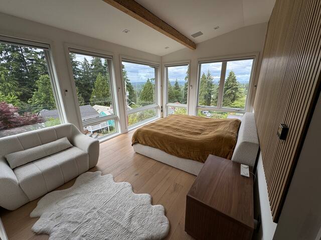 Modern 5 Bedroom Luxury gallery image 3