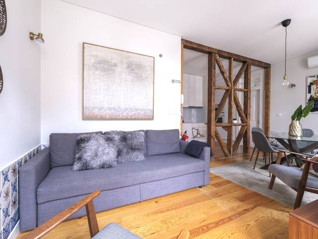 Alfama Castle Fabulous First floor Apartment in Restored 19th Century Building gallery image 5