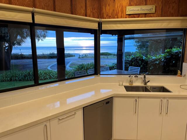 Beach House Dunsborough gallery image 5