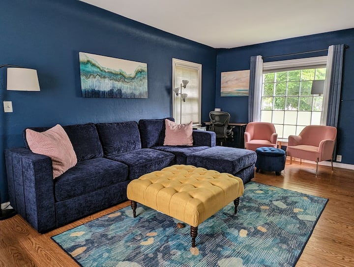 Cozy / Sleeps 8 / 10min drive to downtown GR!