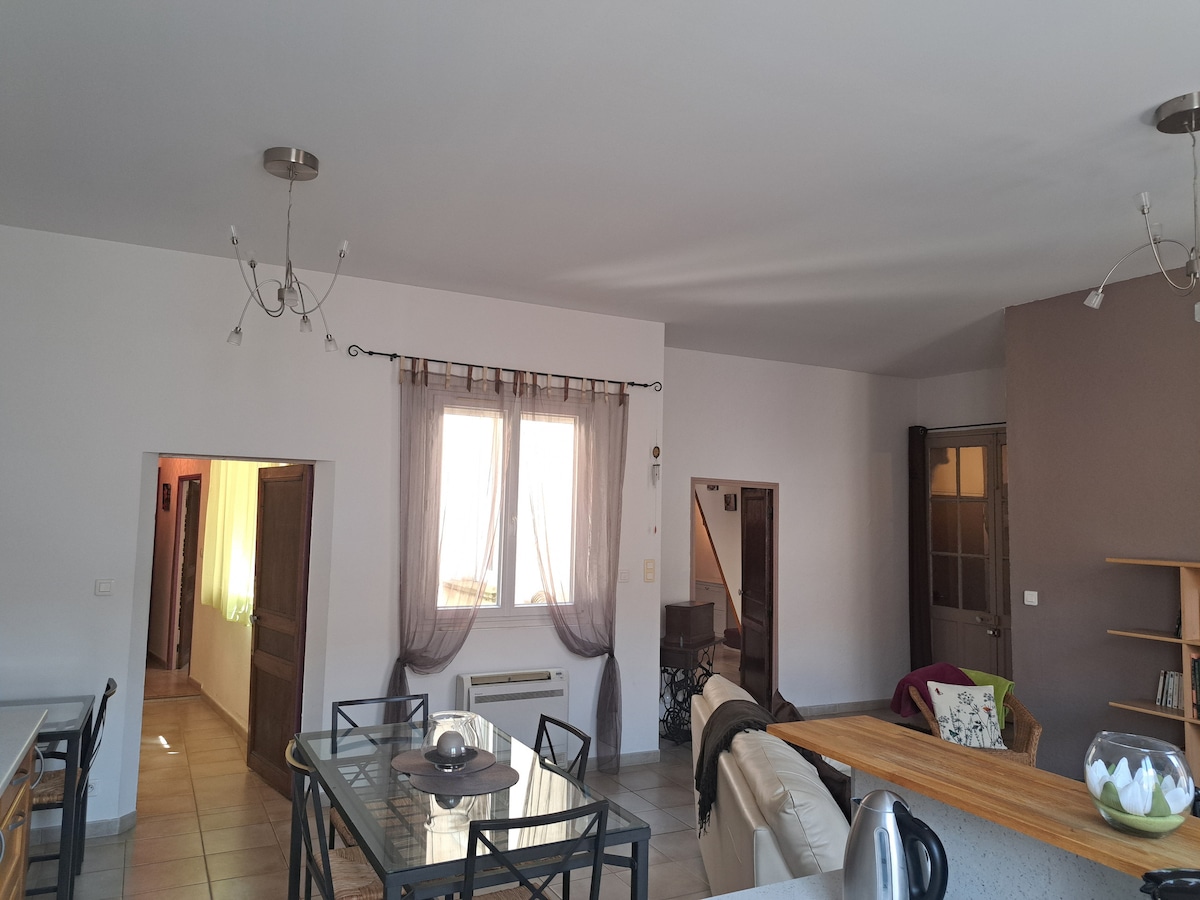 Airbnb performant: In the historic center of Cavaillon à Cavaillon