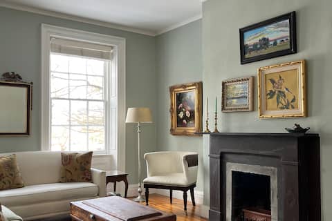 Elegant 5 BR, 3 FL Row Home in Historic Geneva/FLX