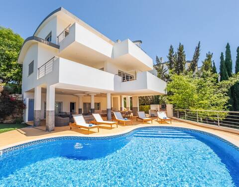 Quinta da Fortaleza luxurious beach villa