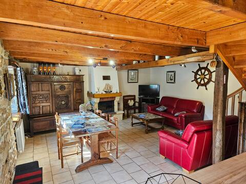 Popular Airbnb listing: GITE AR MEN in Telgruc Sur Mer
