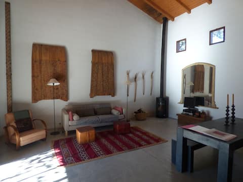 Charming spacious barn with mountain views & pool