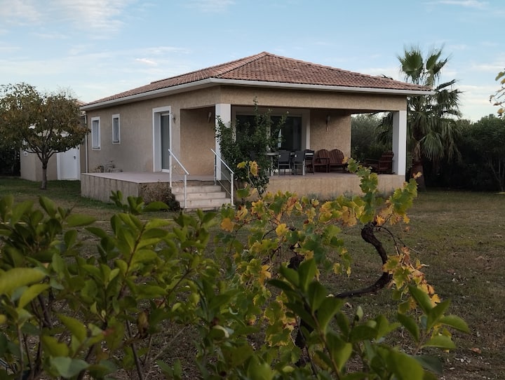 Villa 6pers à 10mn Plages Jardin 1000m2 Climatisée - Ghisonaccia