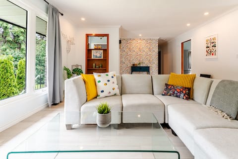 Yellow Door House +2 Sandbanks passes + Hot tub