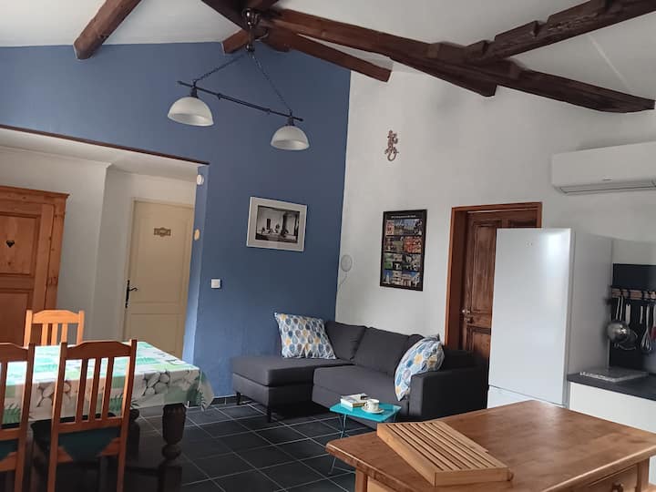 La Maison Jaune Au Pied Du Mont Lozère - Villefort