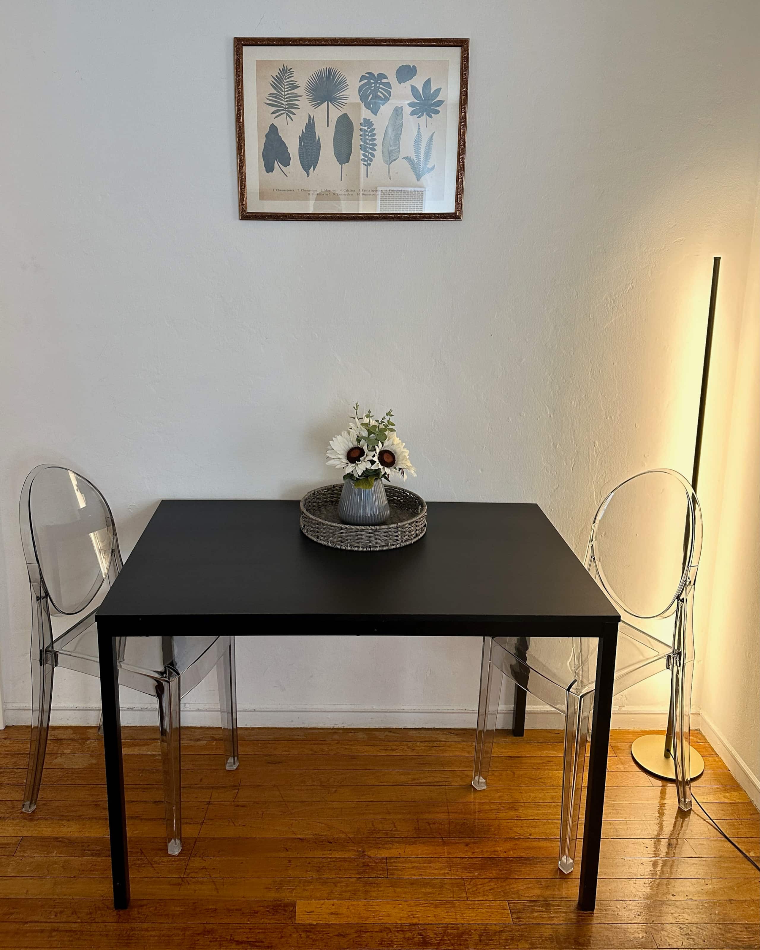 Classically Cool Apartment on College Ave - Image 11