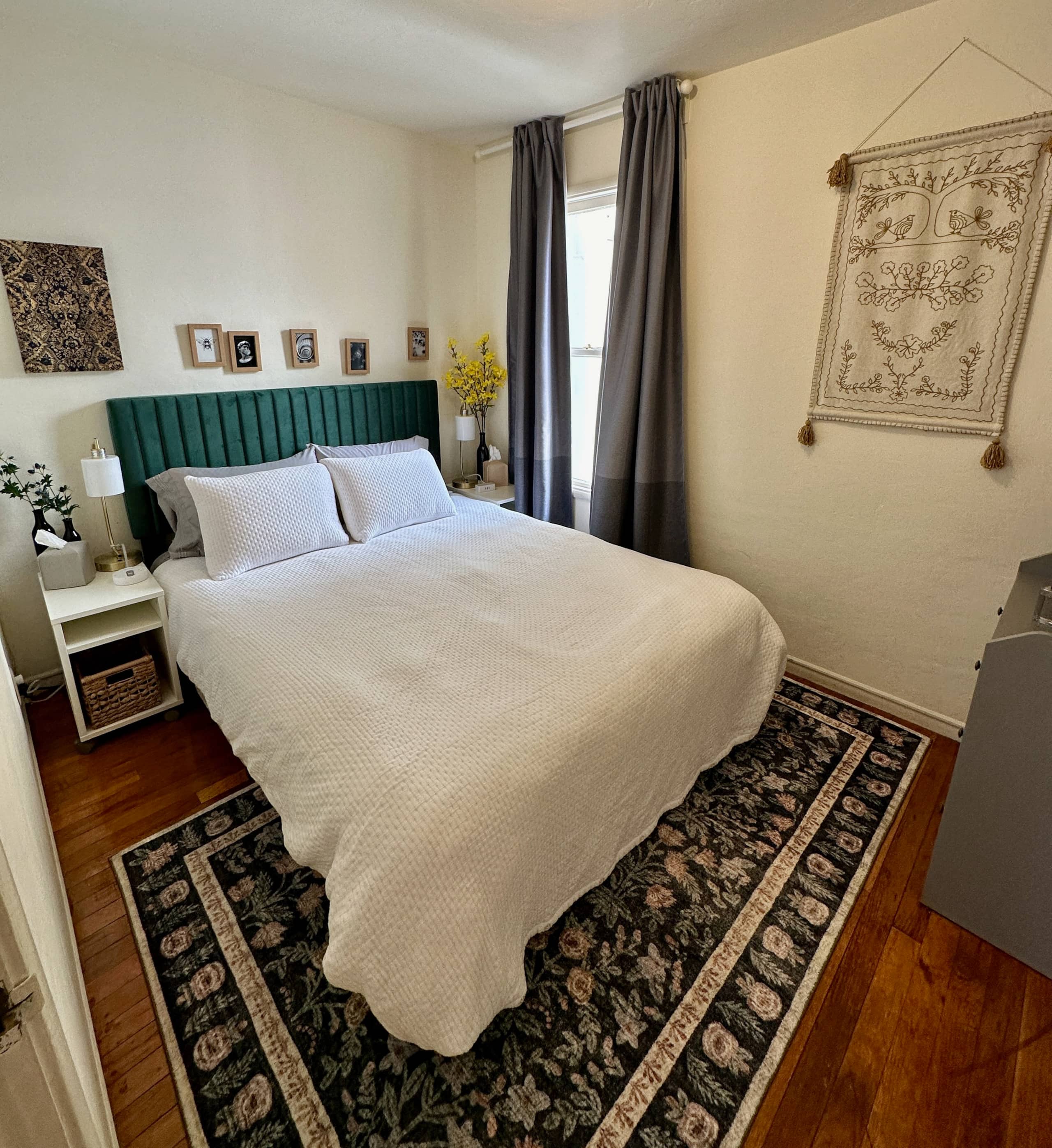 Classically Cool Apartment on College Ave - Image 12