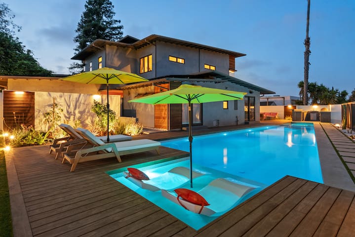 Gorgeous Westside Home – Pool/Spa – 3mi to Beach