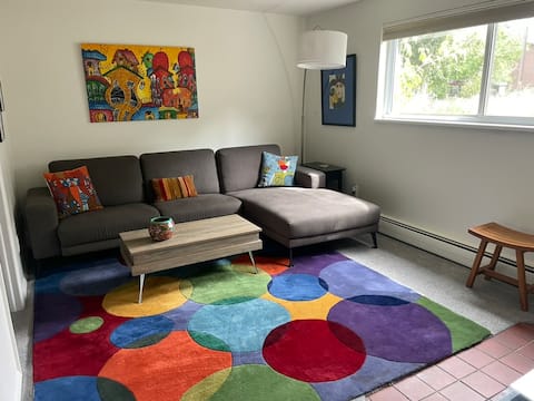 Successful Airbnb property: 2 bedroom garden level apartment in South Boulder