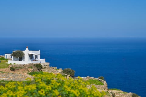 Successful Airbnb property: Aggelis Villa Sifnos in Δήμος Σίφνου