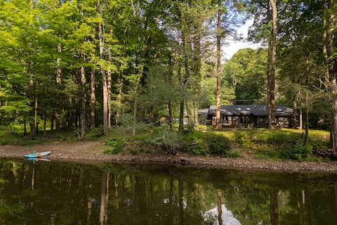 Riverfront Beach, Hot Tub, Firepit, Swimming Hole