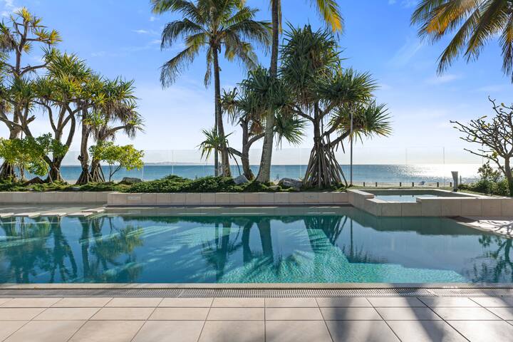 Fairshore Noosa – Steps to Beach, Sleeps 4 gallery image 2