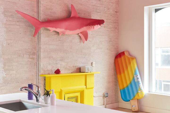 ALOHA Wicker Park Tropical Penthouse | Back Patio gallery image 4