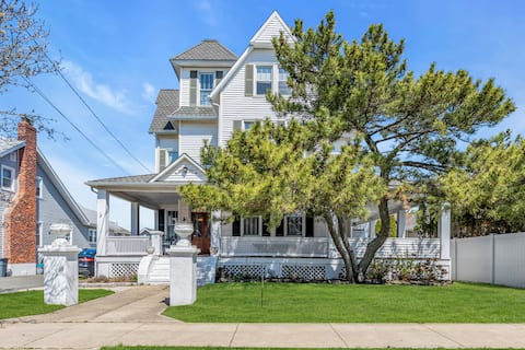 Fabulous Historic Seashore Victorian