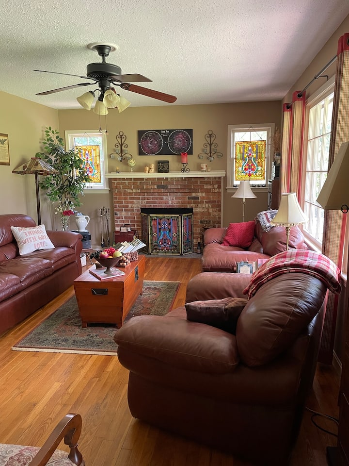 A Chunk Of Country Living In The Middle Of Town - Tuscaloosa, AL