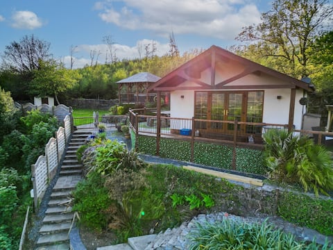 'Cwt Haul' Chalet, stunning Hot tub views