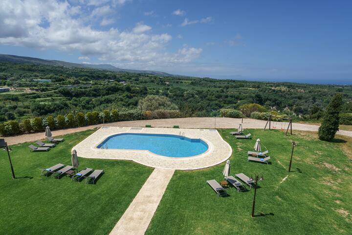 Wedding Villa w/Pool, BBQ, Ping Pong, 23 people gallery image 2