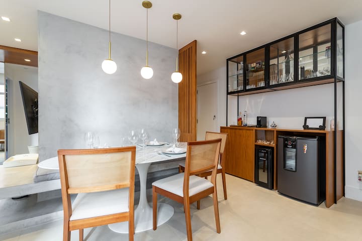 Luxo e aconchego no melhor ponto de Ipanema