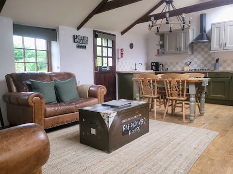 2 bed barn on smallholding, alpacas, goats & pigs