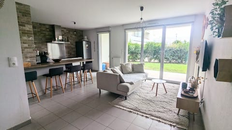 Le 90: T4 with calm & parking near Airbus, MEET