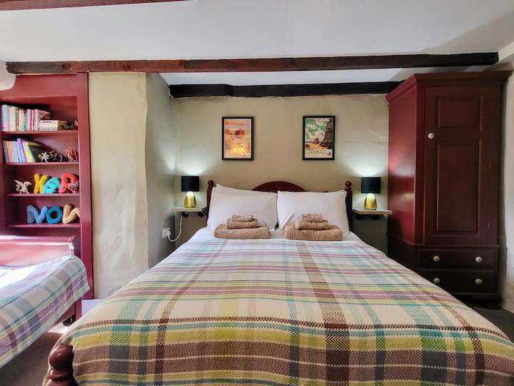 A great space for younger kids who prefer to share with mum and/or dad while away from home
UPGRADED FROM DECEMBER 2026 TO HAVE A KINGSIZE BED (ONLY)
