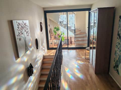 Paris close, 3 bedrooms, 4 beds.