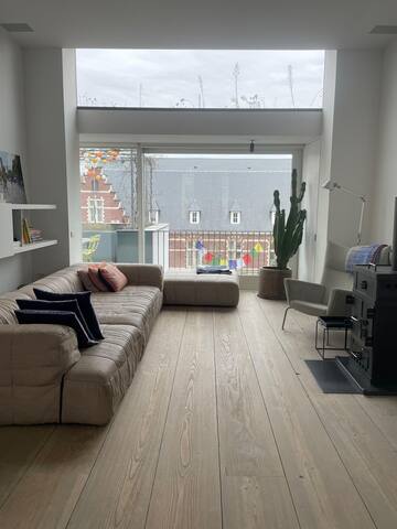 Modern family house in old beguinage in the center gallery image 2